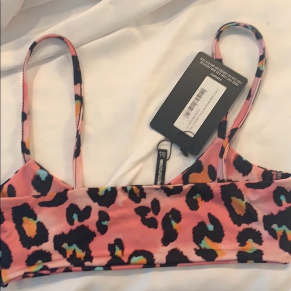 Pretty little thing Bikini top - Picture 3 of 3